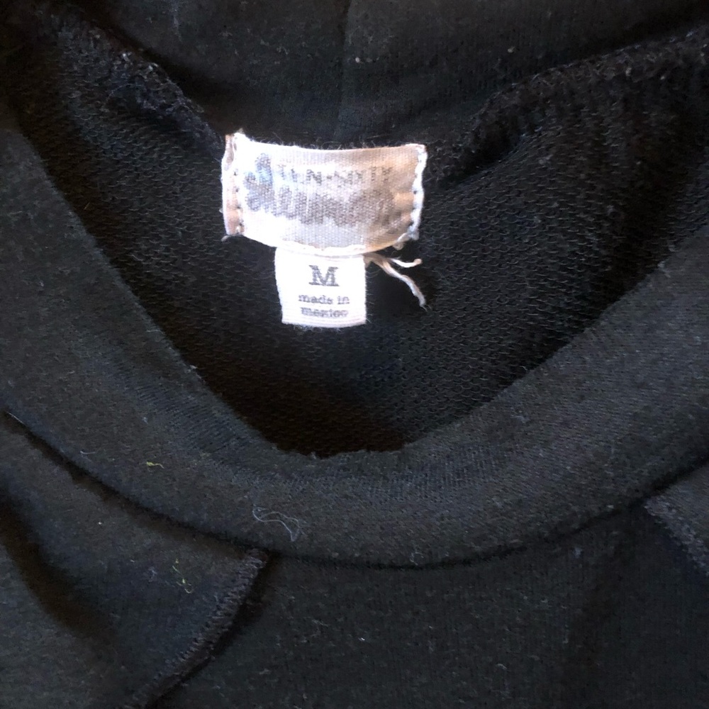Black cutout shoulder sweatshirt size M - Picture 3 of 3